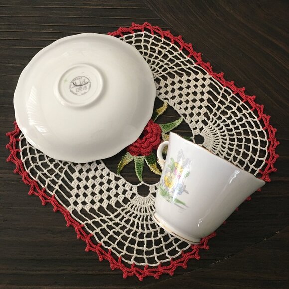 Colclough Pastel Spring Flowers English Bone China Teacup & Saucer Set - Picture 3 of 11